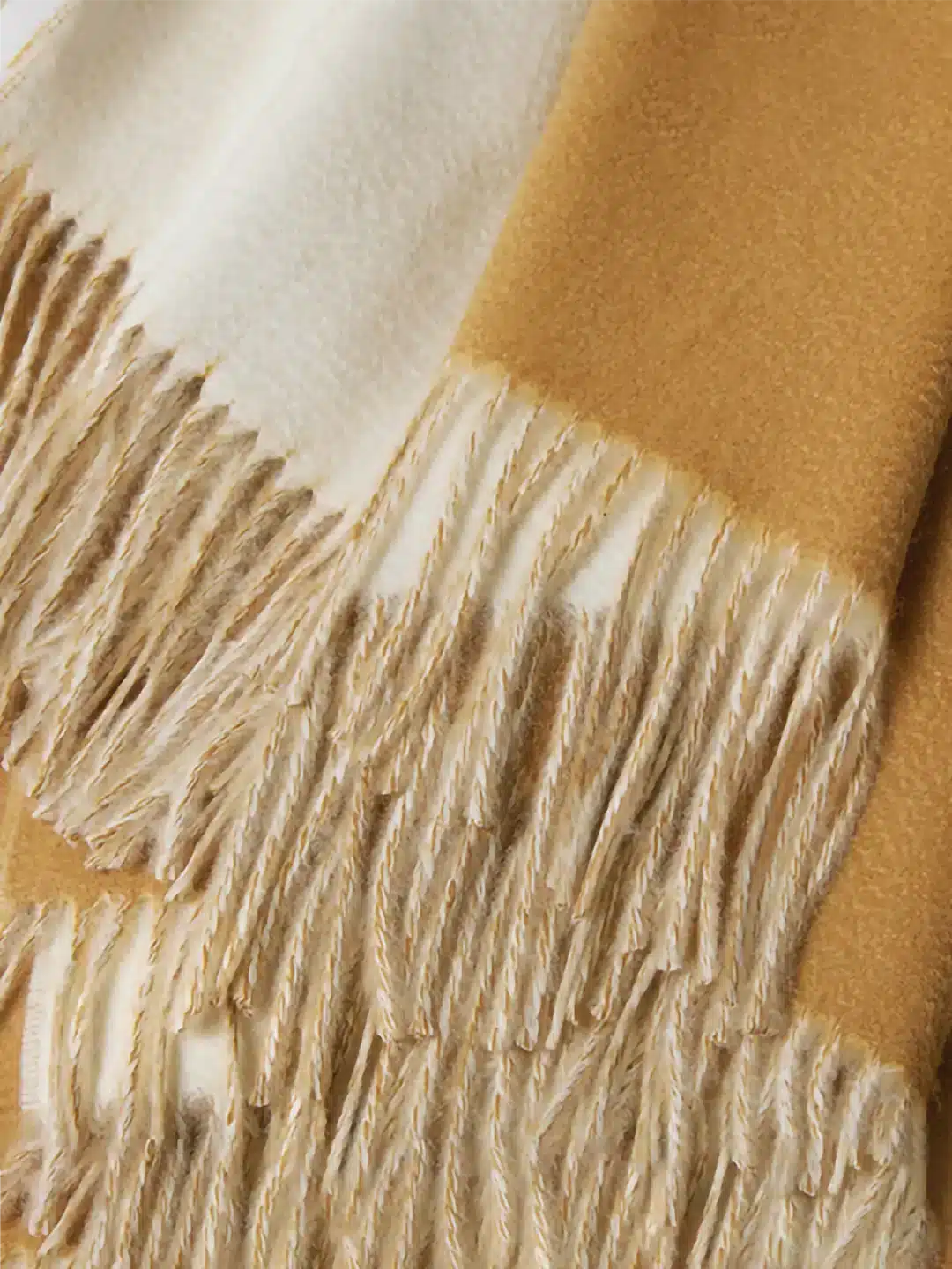 Reversible cashmere scarf — detail view 5